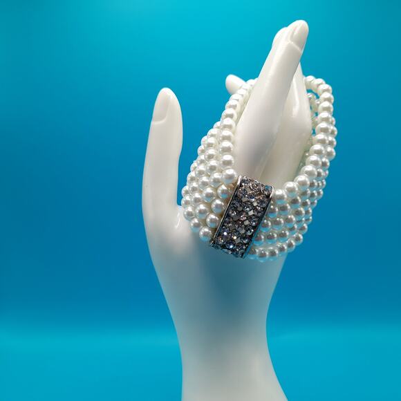 Vintage Faux Pearl Clear Rhinestone Stretch Bracelet, Wedding Jewelry - Picture 6 of 11